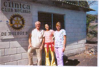 PDG Dave Fihn and dental students Arselle Fovs and Tina Voxland in 2006